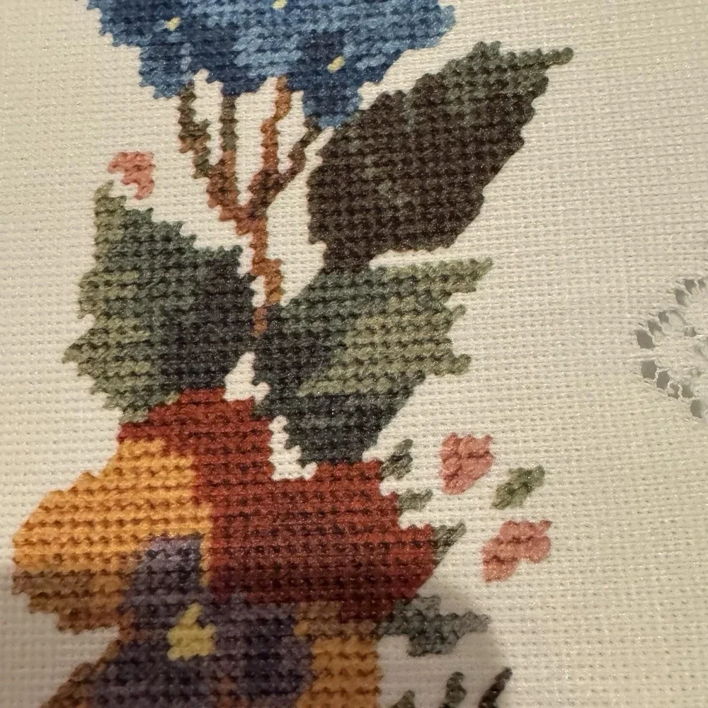 Vertical Wall Hanging Tapestry With Floral Design